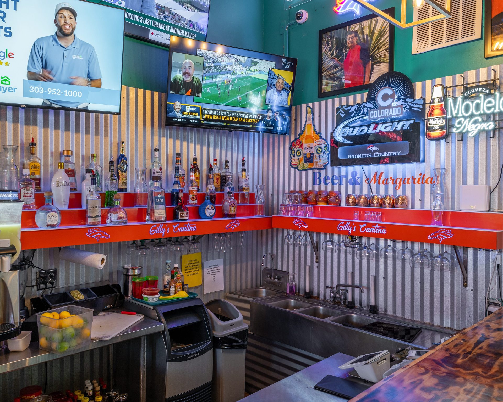 Gilly's Cantina